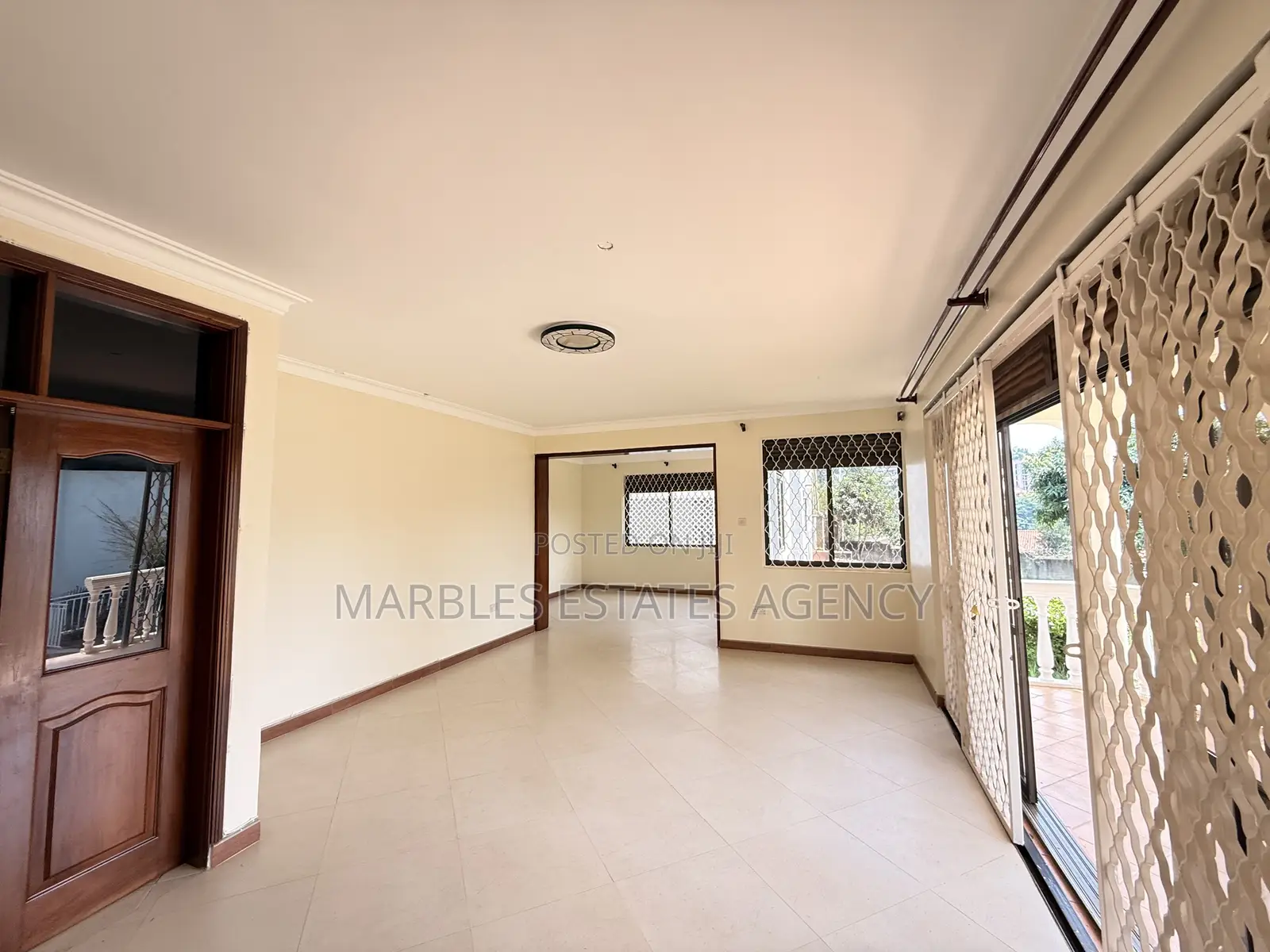 7bdrm House in Buziga, Central Division for sale