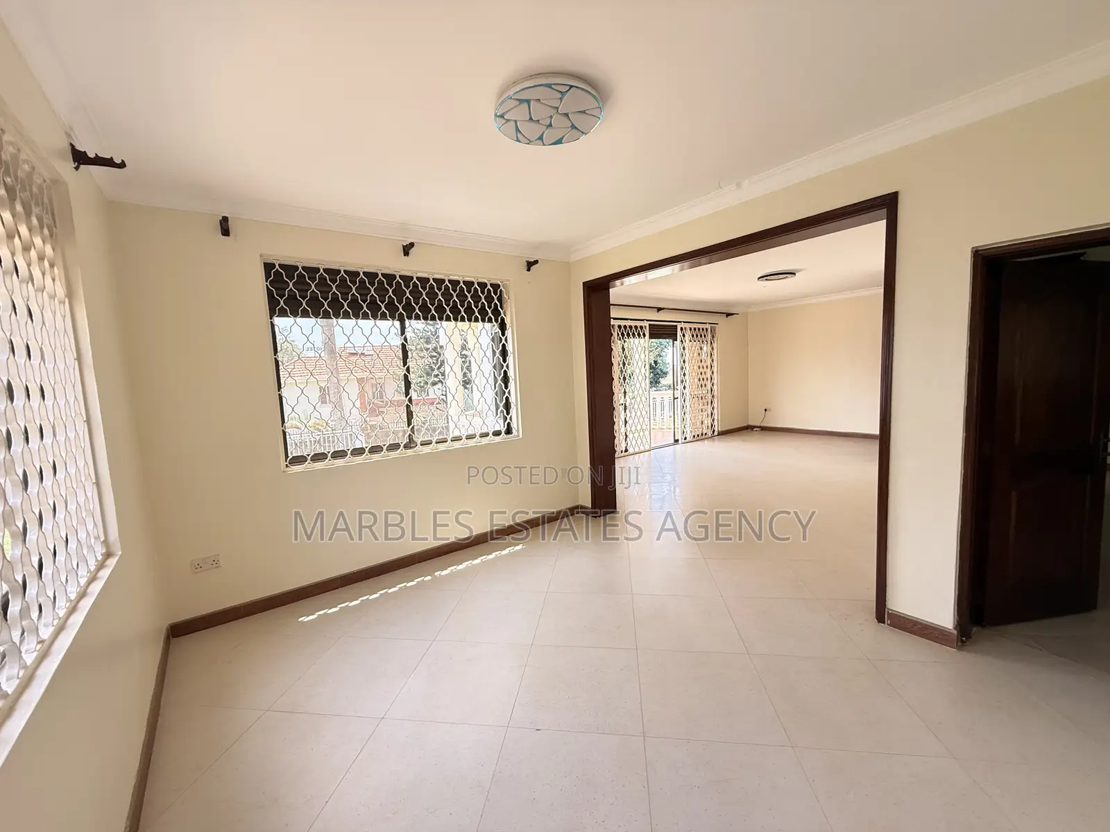 7bdrm House in Buziga, Central Division for sale