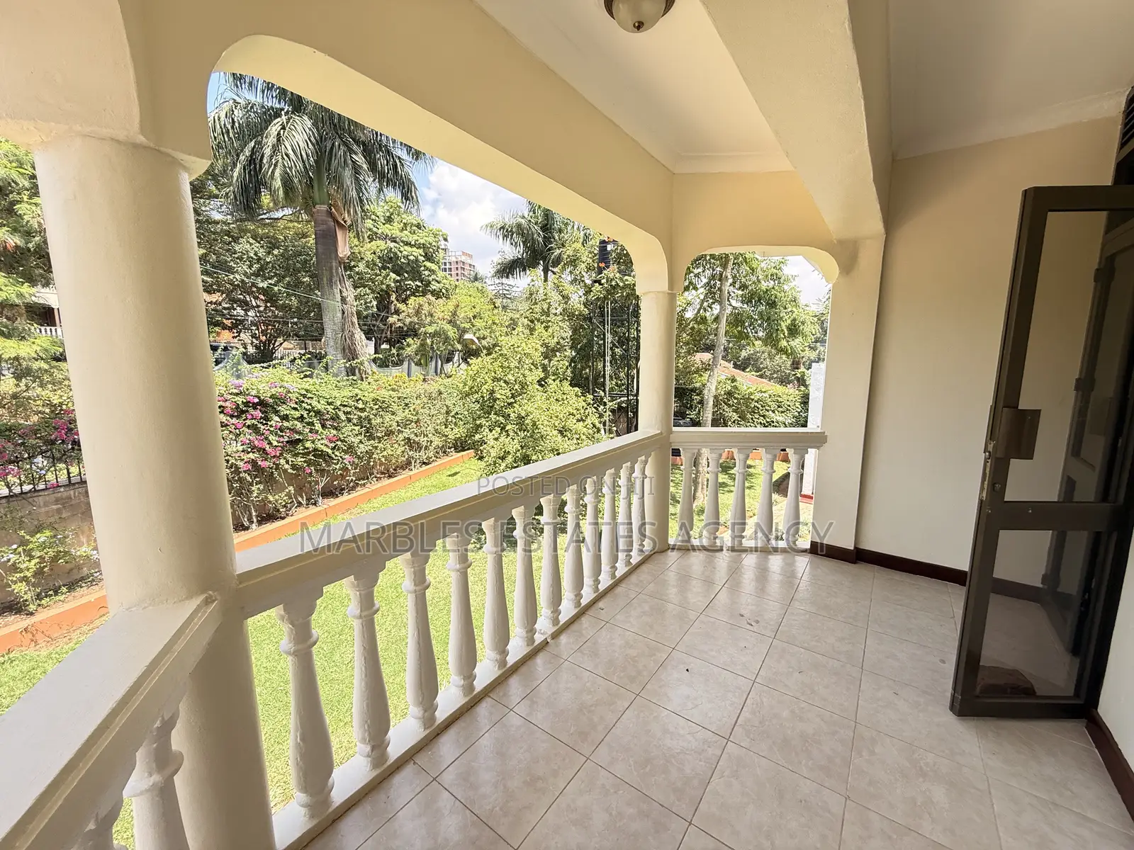 7bdrm House in Buziga, Central Division for sale