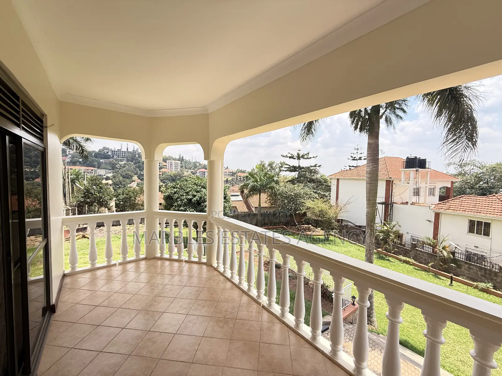 7bdrm House in Buziga, Central Division for sale