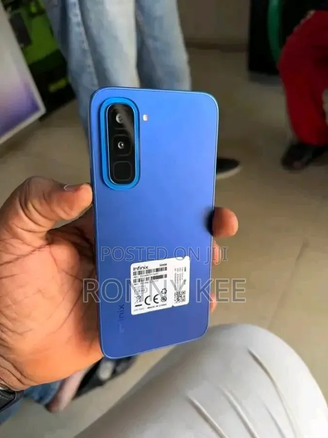New Infinix Hot 70 128 GB Blue