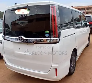 Toyota Noah 2018 White