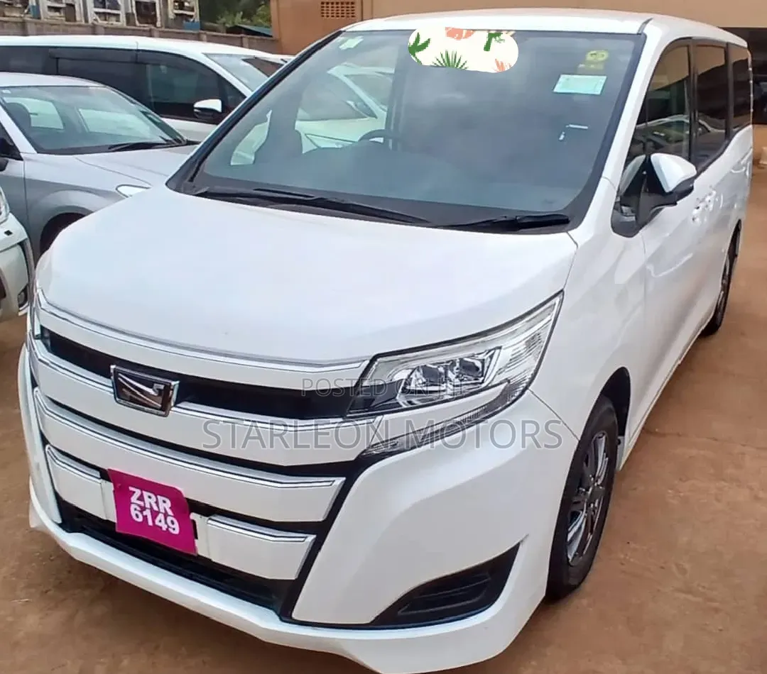 Toyota Noah 2018 White