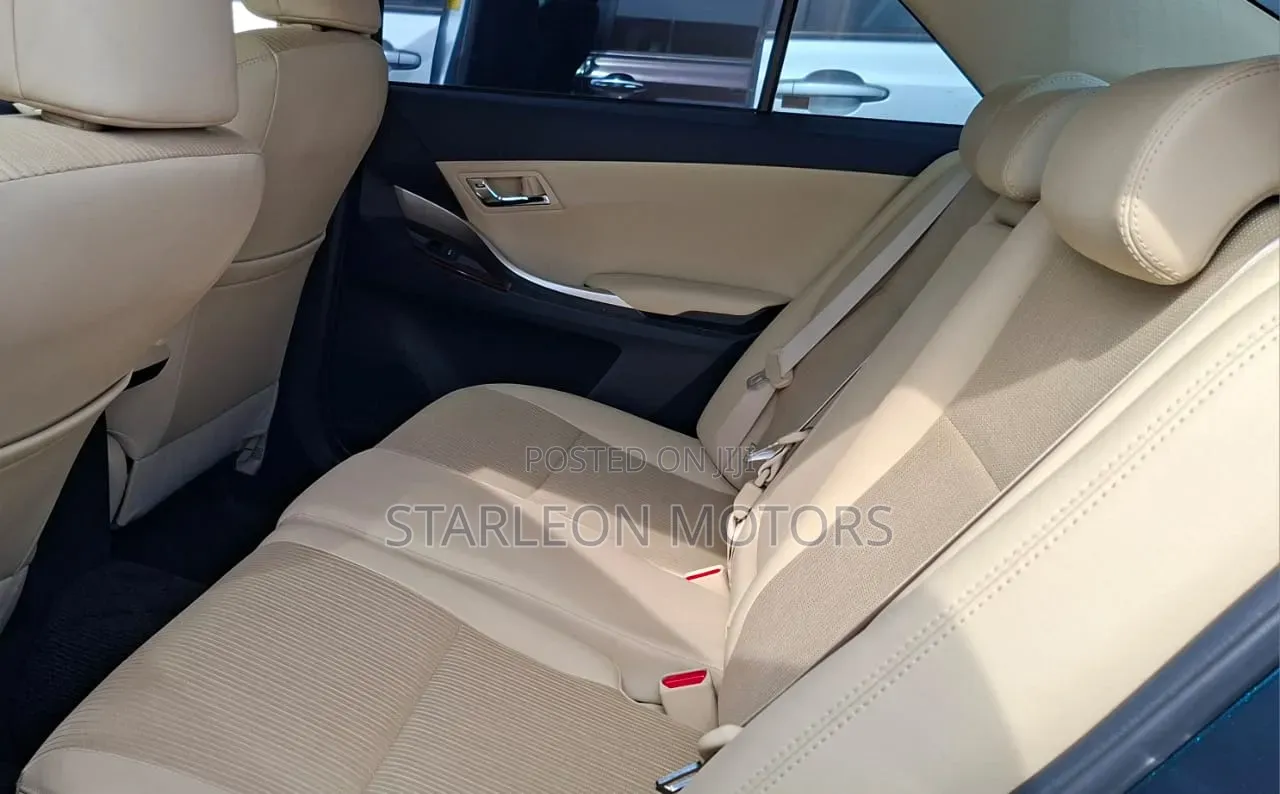 Toyota Premio 2017 Blue