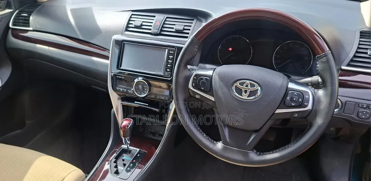 Toyota Premio 2017 Blue