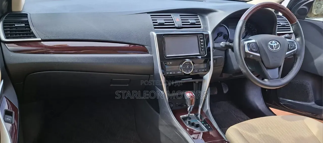 Toyota Premio 2017 Blue
