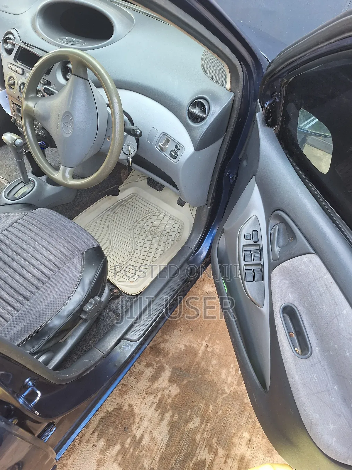 Toyota Vitz 1.3 AWD 5dr 2001 Blue