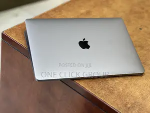 Laptop Apple MacBook Pro 2017 16GB Intel Core i7 SSHD (Hybrid) 256GB