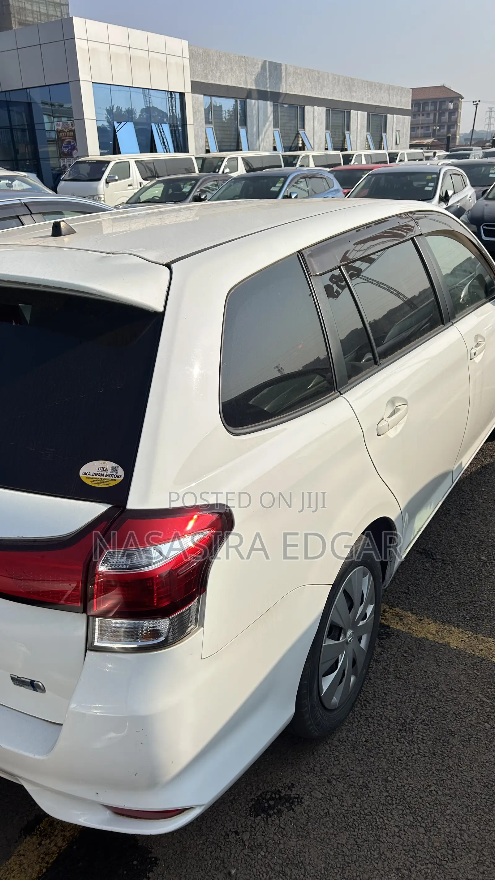 Toyota Corolla Fielder 1.5 Hybrid FWD 2017 White