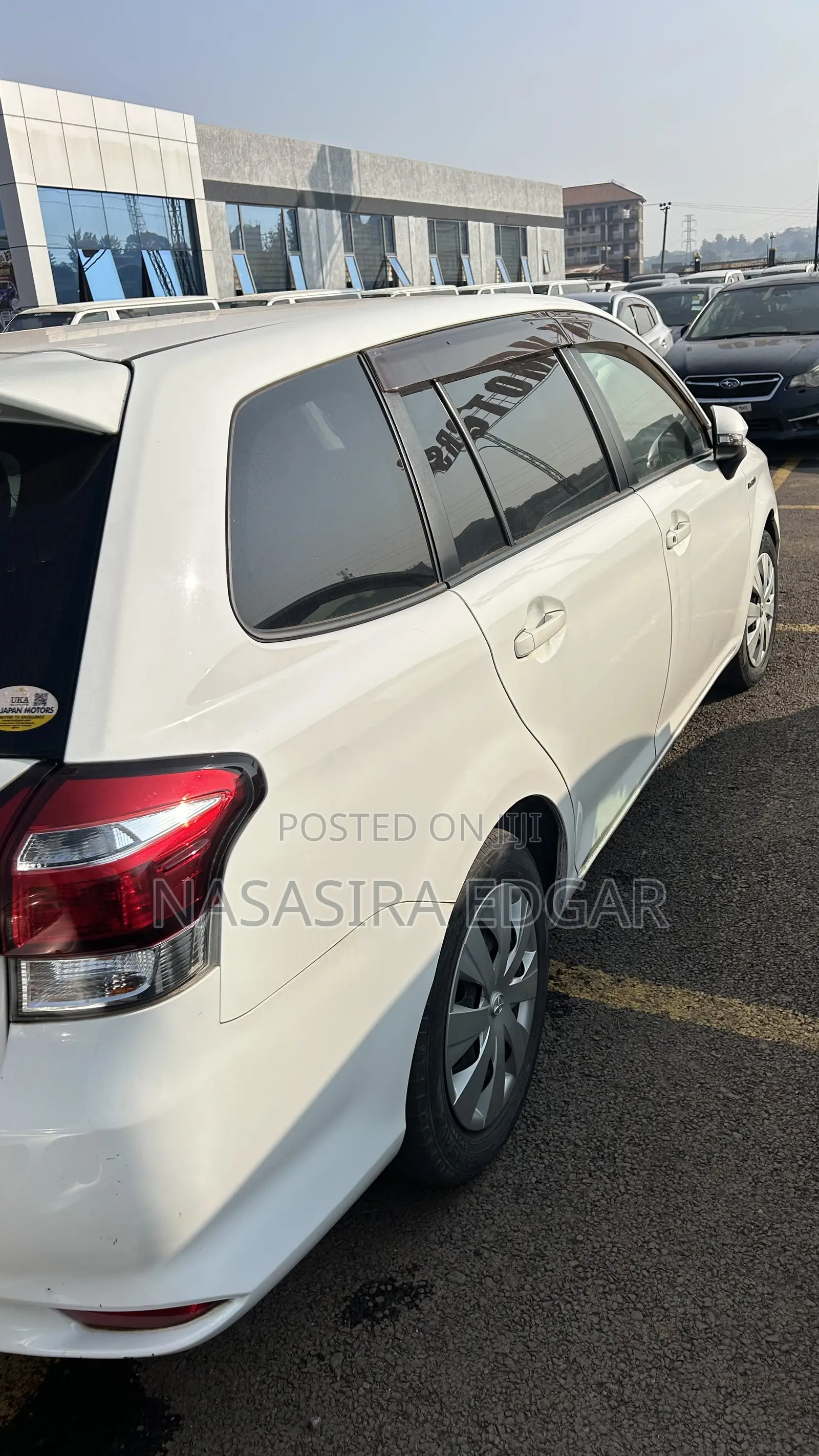 Toyota Corolla Fielder 1.5 Hybrid FWD 2017 White
