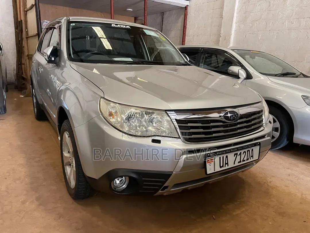 Subaru Forester 2011 Silver