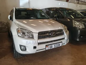 Toyota RAV4 2011 White