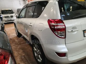 Toyota RAV4 2011 White