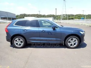 Volvo XC60 T5 Momentum AWD 2019 Blue