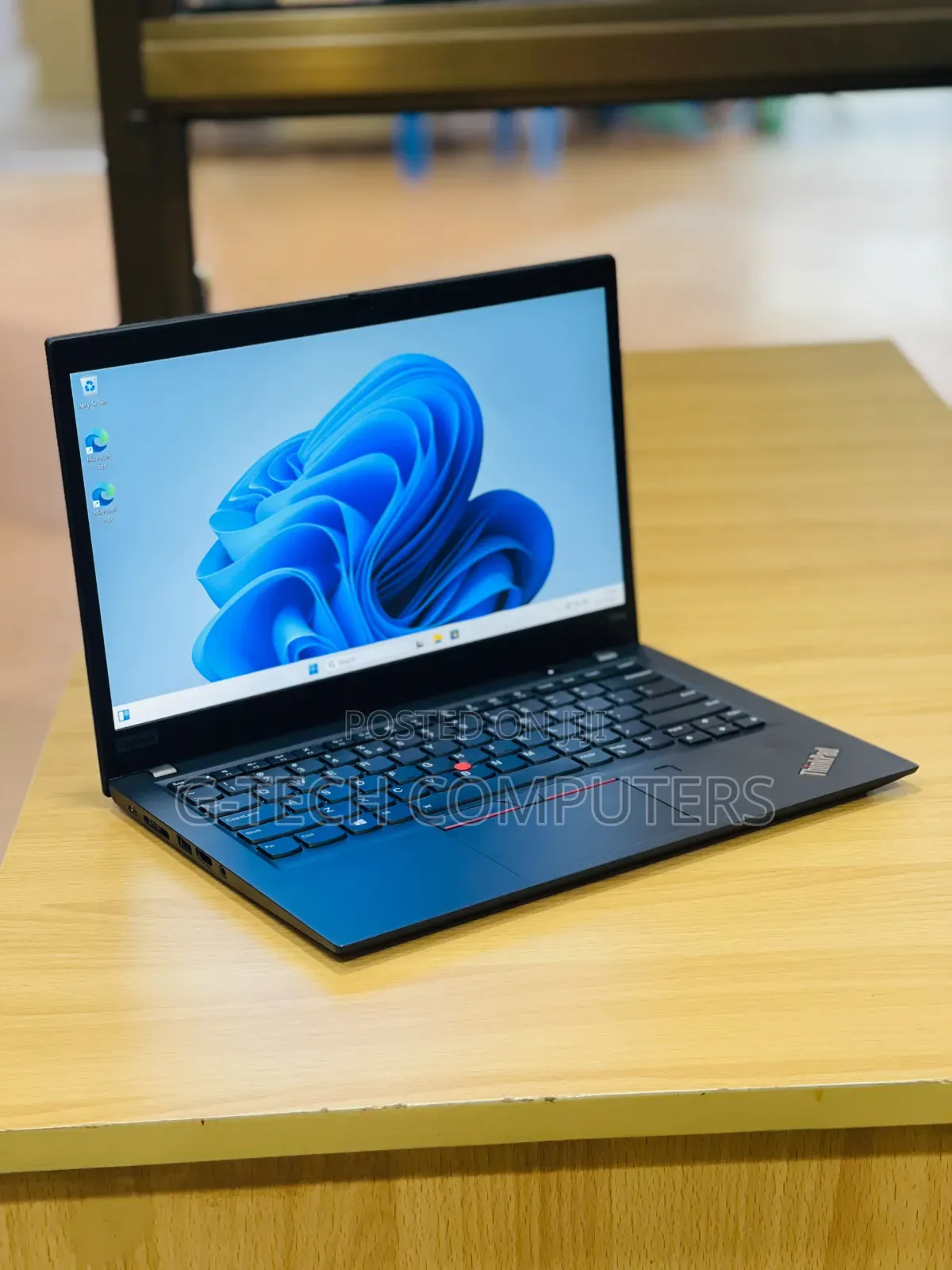 New Laptop Lenovo ThinkPad t495s 16GB AMD Ryzen 7 SSD 512GB