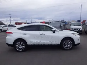 Toyota Harrier 2.0 2021 Pearl