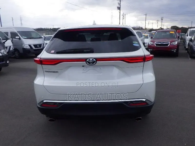 Toyota Harrier 2.0 2021 Pearl