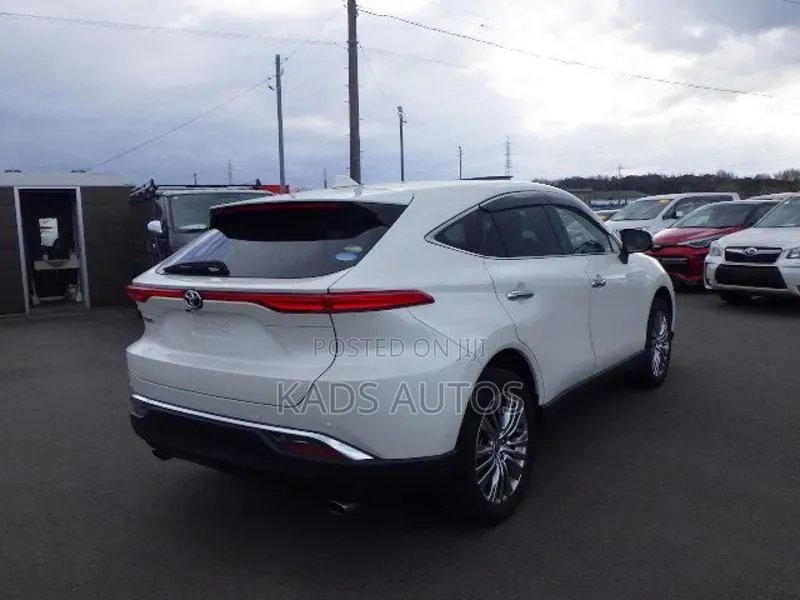 Toyota Harrier 2.0 2021 Pearl