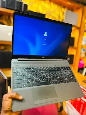New Laptop HP 4GB AMD Ryzen 3 SSD 128GB