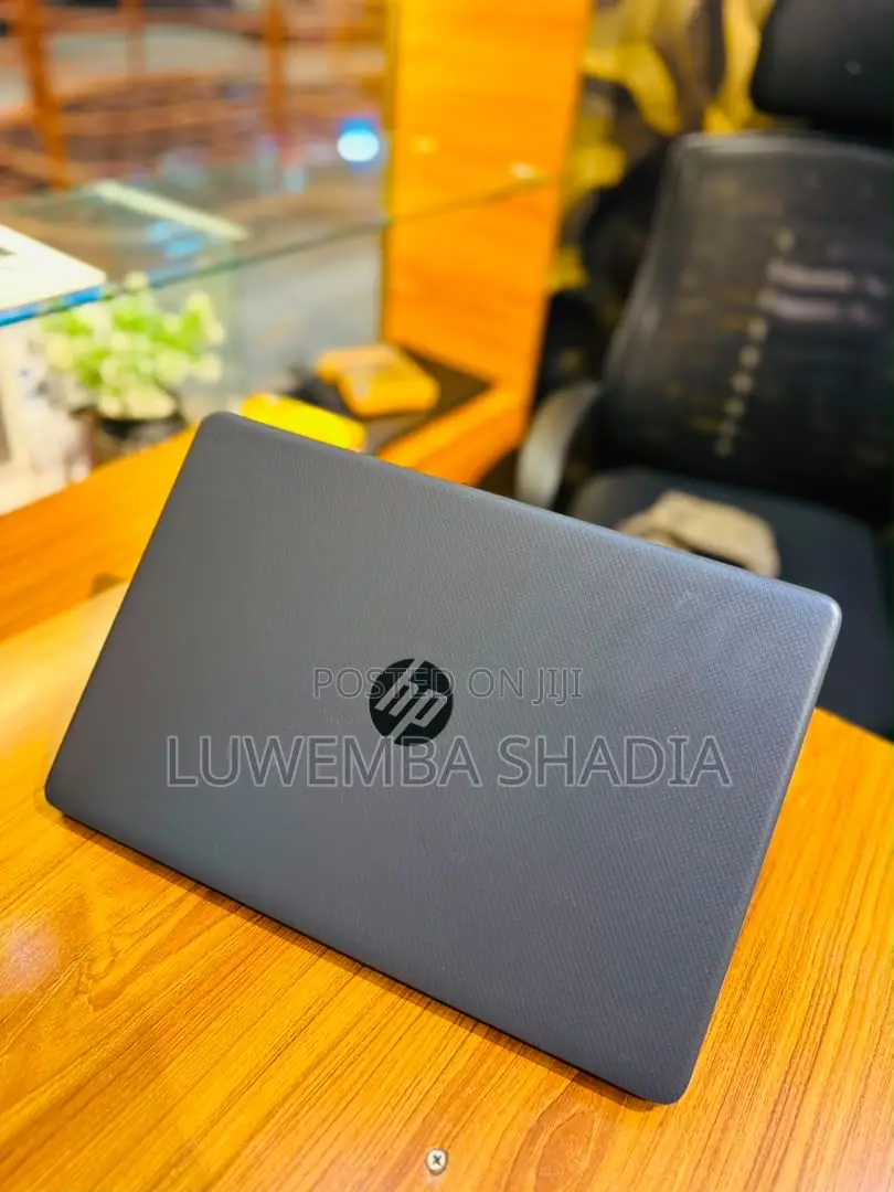 New Laptop HP 4GB AMD Ryzen 3 SSD 128GB