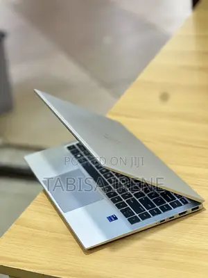 New Laptop HP EliteBook 1040 G8 16GB Intel Core i7 SSD 512GB