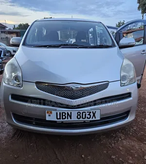 Toyota Ractis 2008 Silver