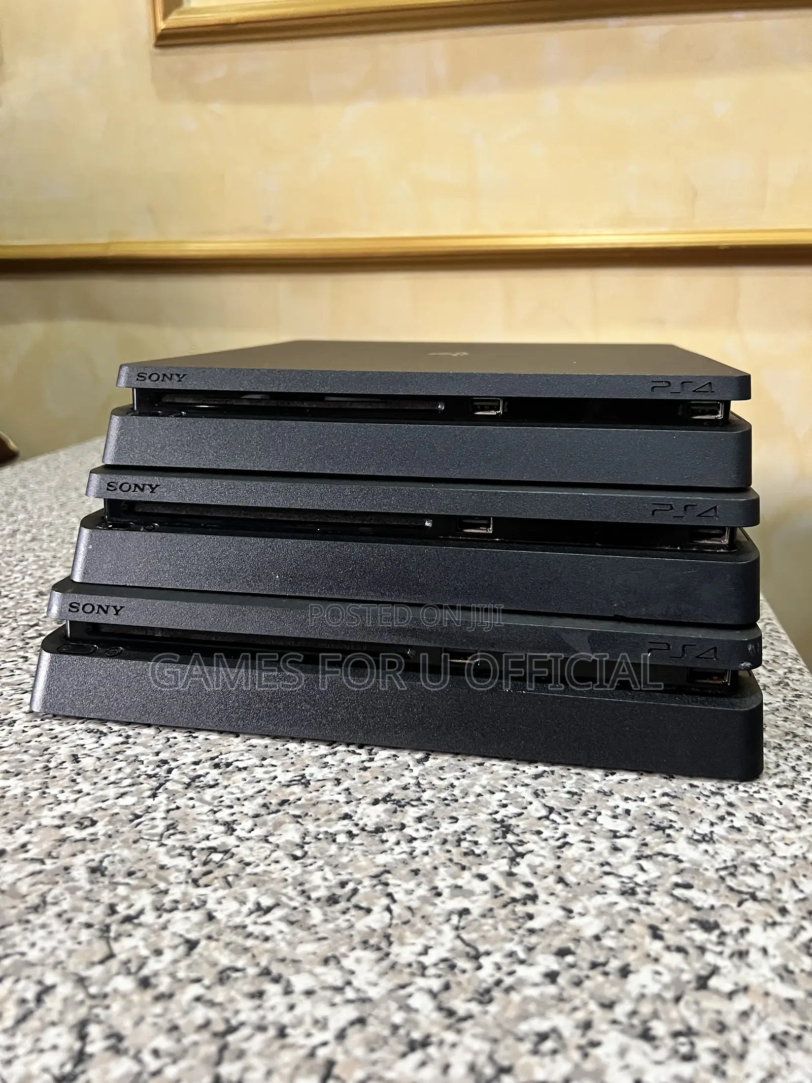 PlayStation 4 Slim Console FXT