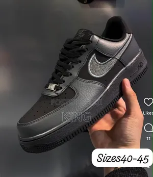 Nike Air Force 1 Low '07 LV8 in Black/Smoke Grey