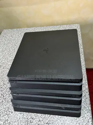 PlayStation 4 Slim Edition Chipped 7 Games