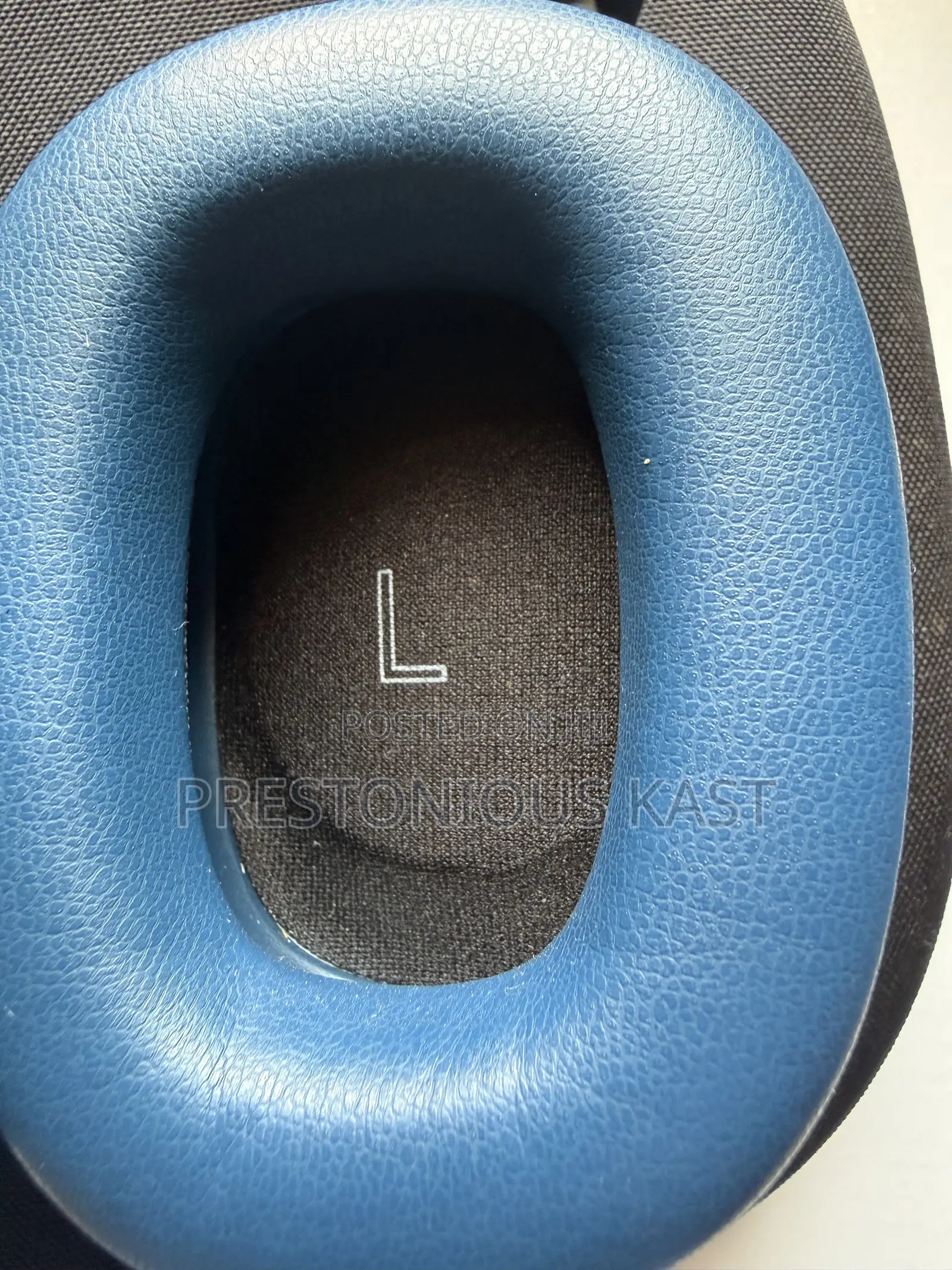 Bowers and Wilkins PX7 S2 Headphone