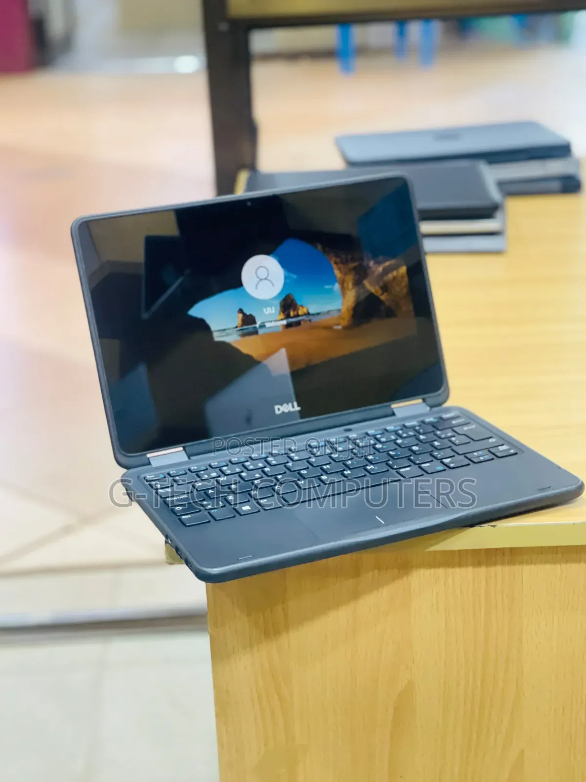 New Laptop Dell Latitude 3190 2-in-1 4GB Intel Celeron SSD 128GB