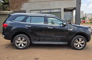 Ford Everest 2016 Blue