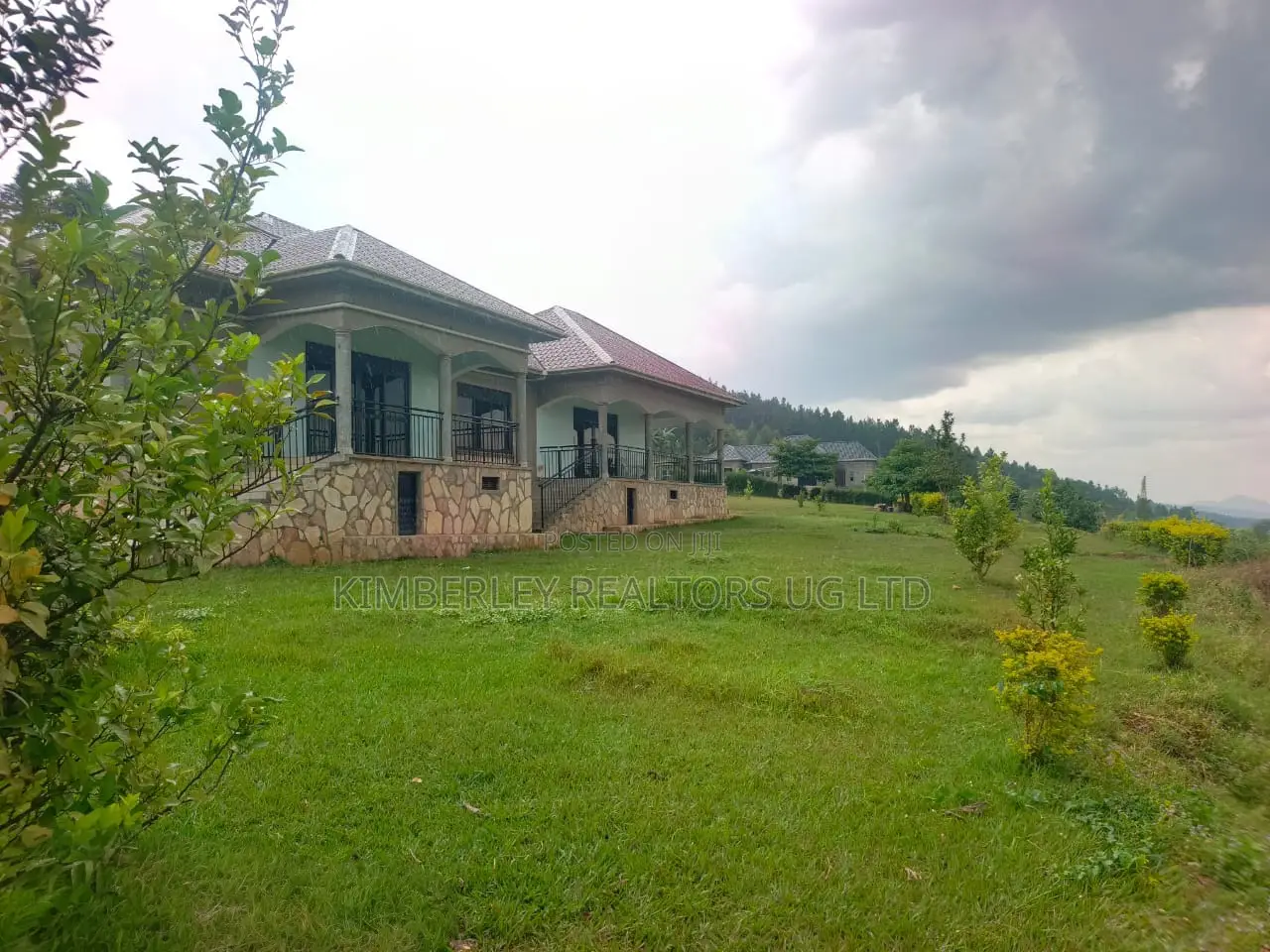 4bdrm House in Division A for sale