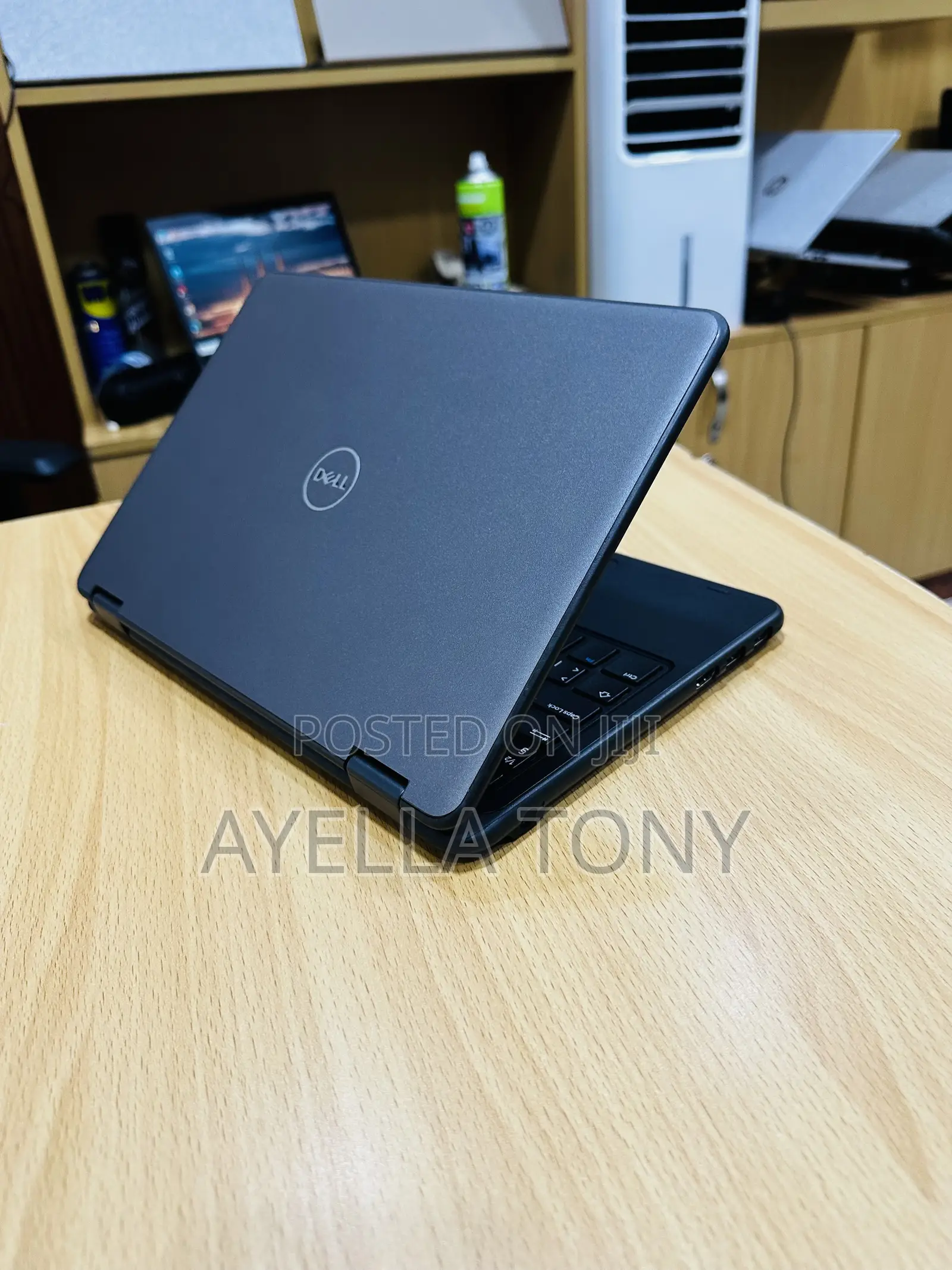 New Laptop Dell Latitude 3190 2-in-1 4GB Intel Core i5 SSD 128GB