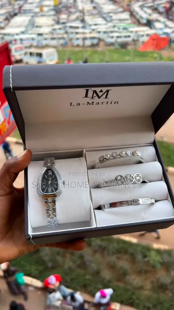 Beautiful Women's Original La-Martin Gift Time Piece at 20% Discount
