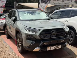 Toyota RAV4 2020 Green