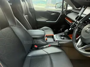 Toyota RAV4 2020 Green