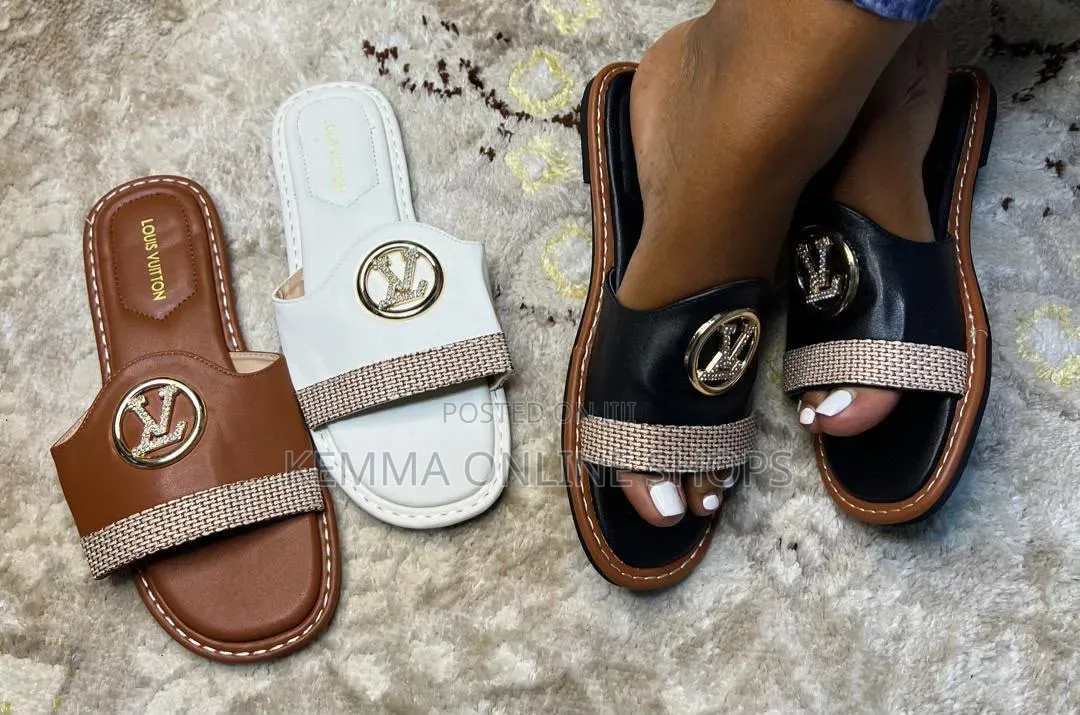 Chic Women's Flat Sandals