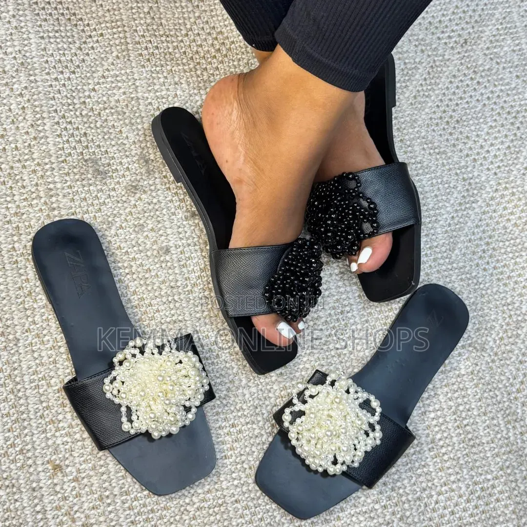 Chic Women's Flat Sandals