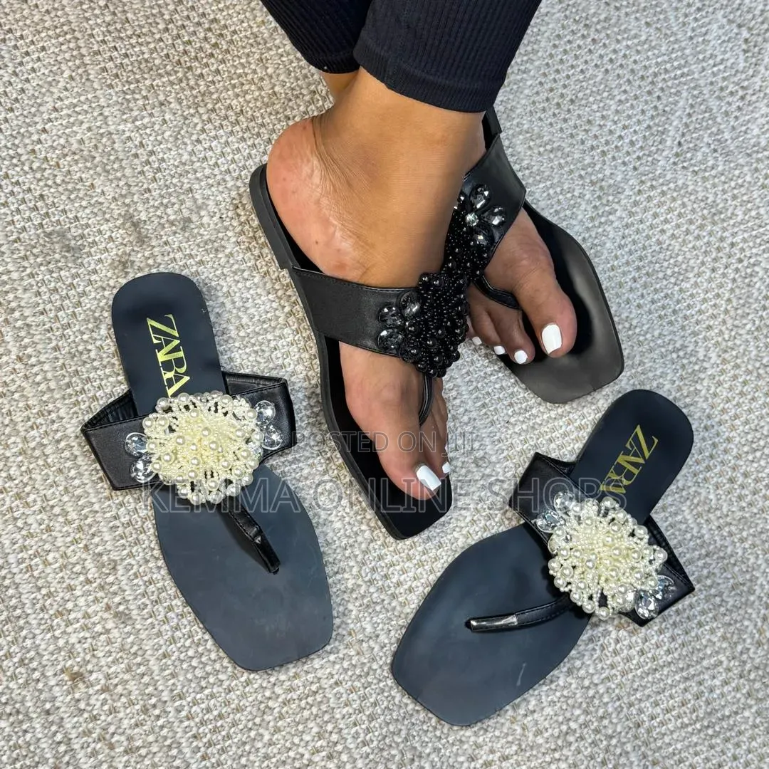 Chic Women's Flat Sandals