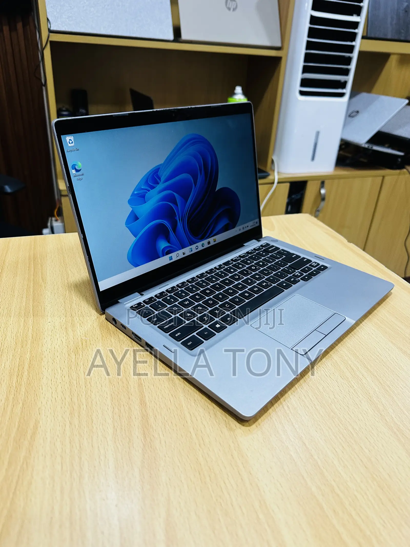New Laptop Dell Latitude 5310 2-in-1 8GB Intel Core i5 SSD 256GB