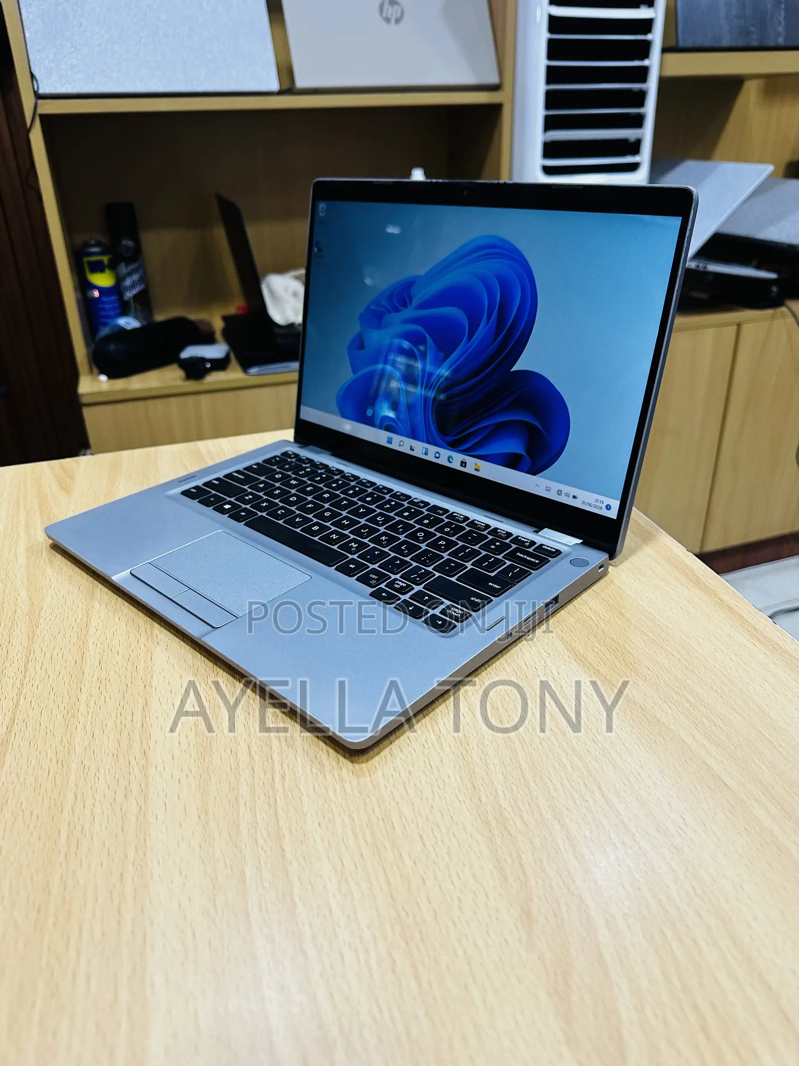 New Laptop Dell Latitude 5310 2-in-1 8GB Intel Core i5 SSD 256GB