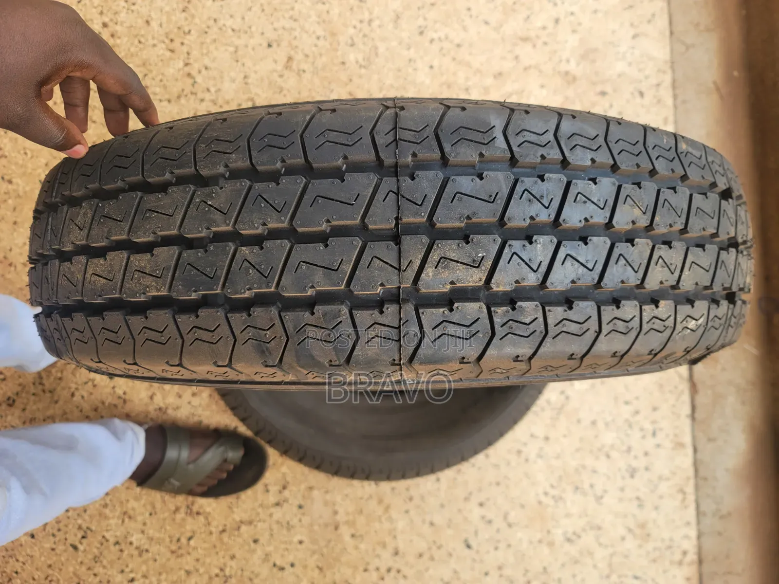 195R15 Tyres for a Taxi, Drone, Supercustom, Noah