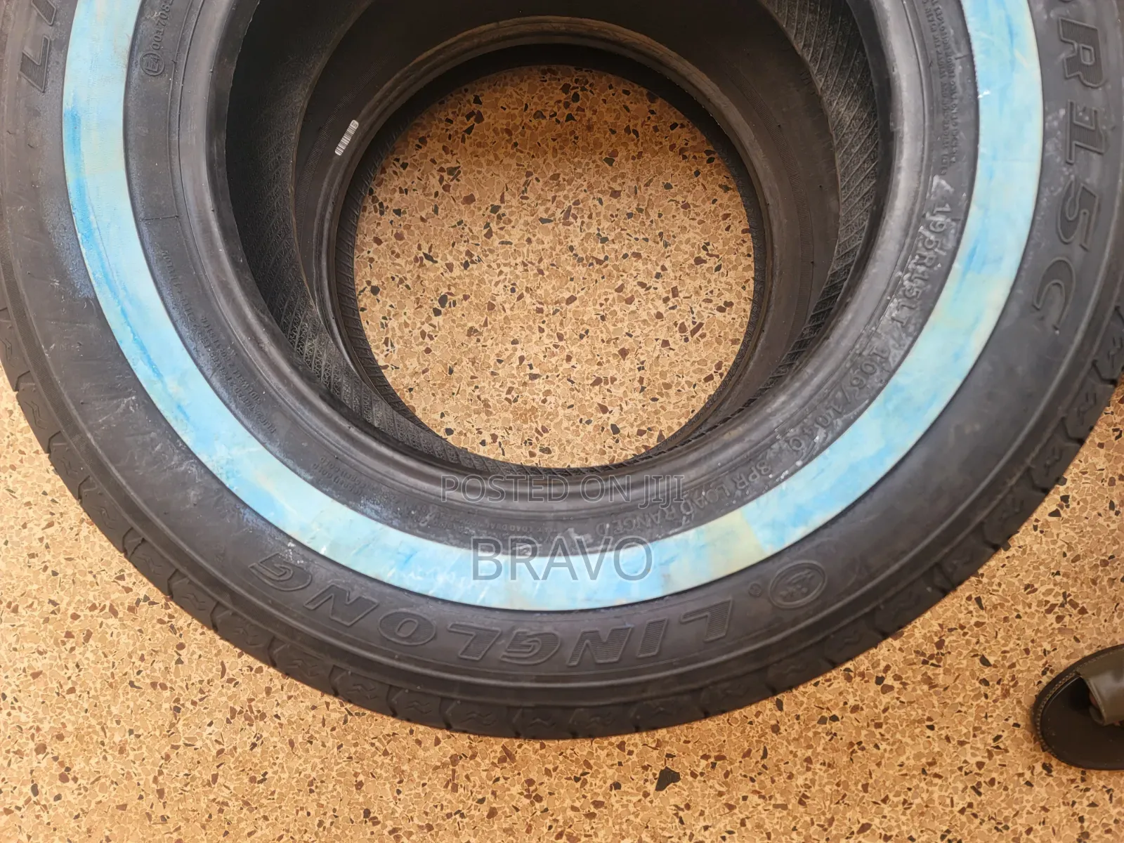195R15 Tyres for a Taxi, Drone, Supercustom, Noah