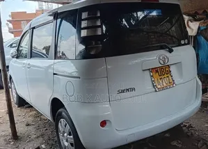 Toyota Sienta 2008 White