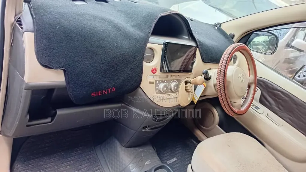 Toyota Sienta 2008 White