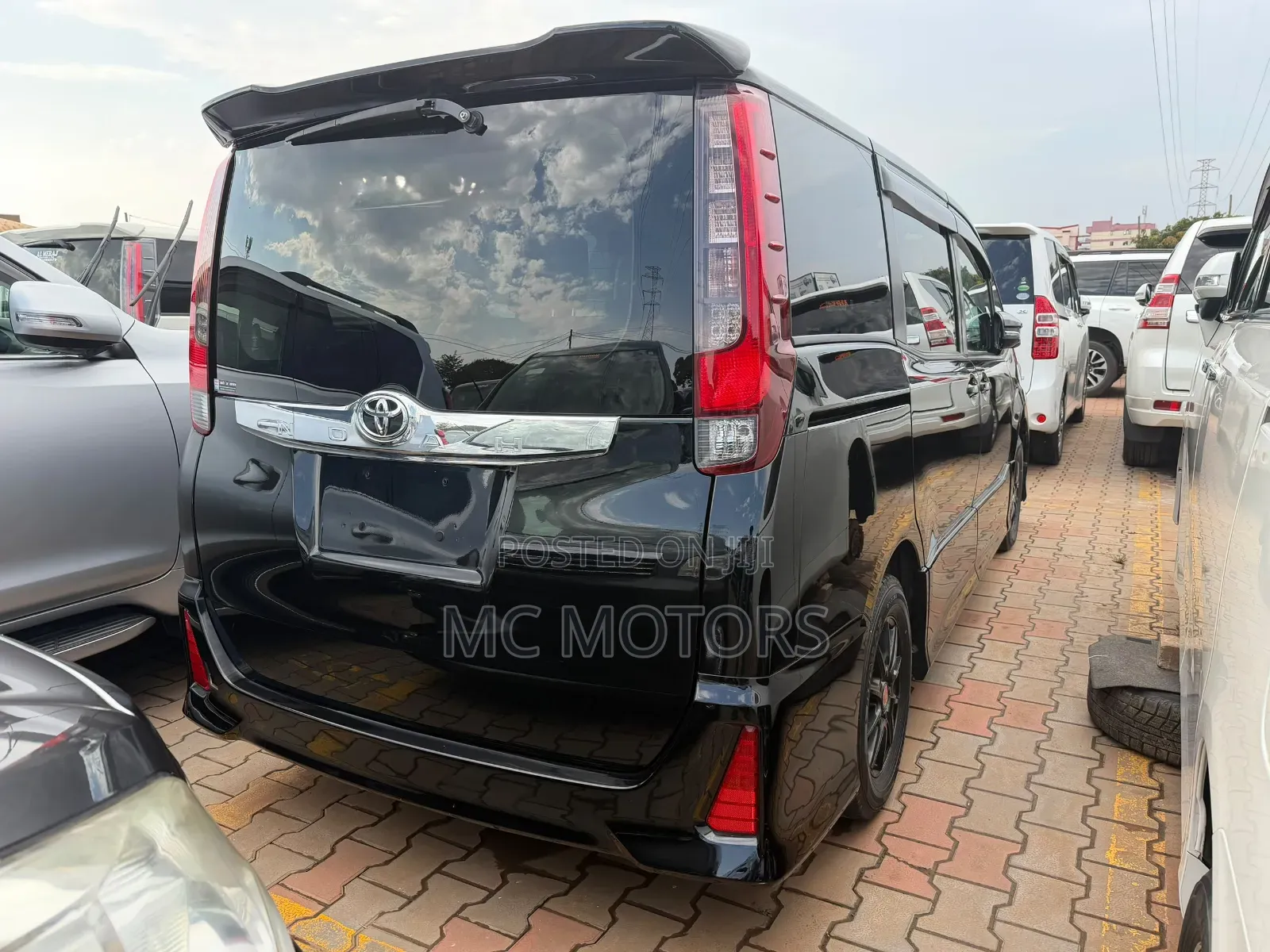 Toyota Noah 2015 Black