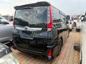 Toyota Noah 2015 Black