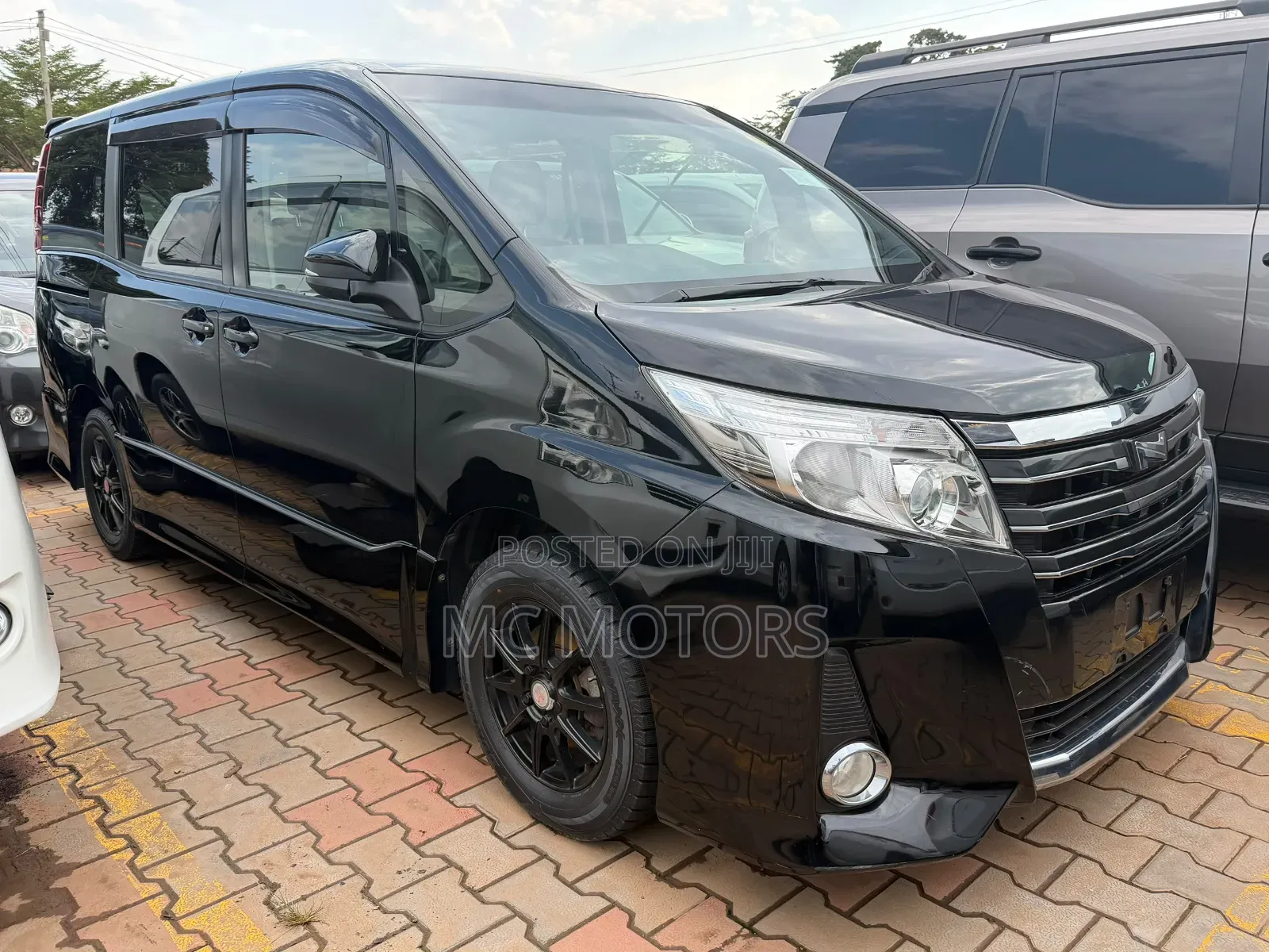 Toyota Noah 2015 Black