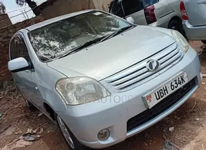 Toyota Raum 2008 Silver